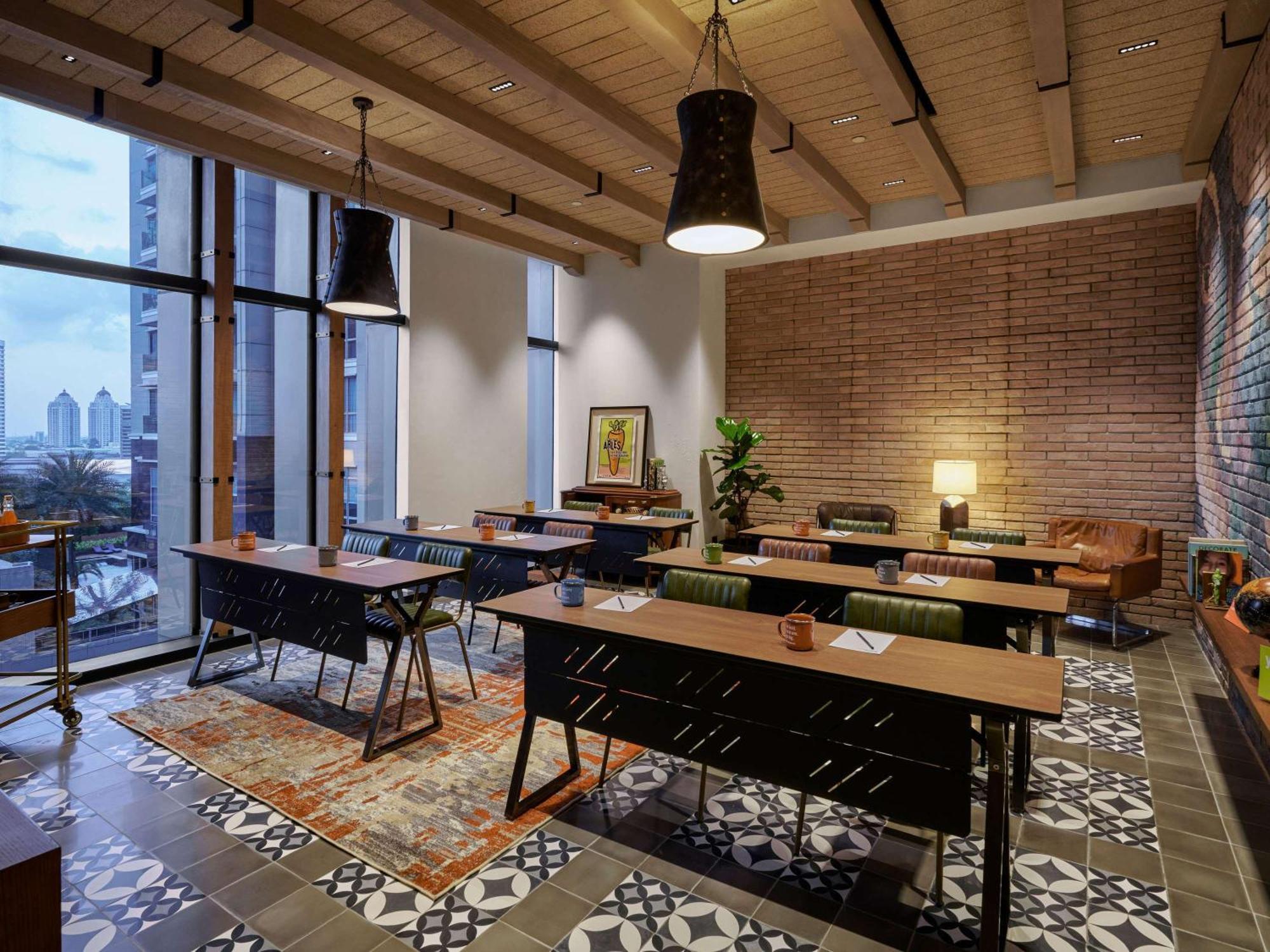 25Hours Hotel Jakarta The Oddbird Экстерьер фото